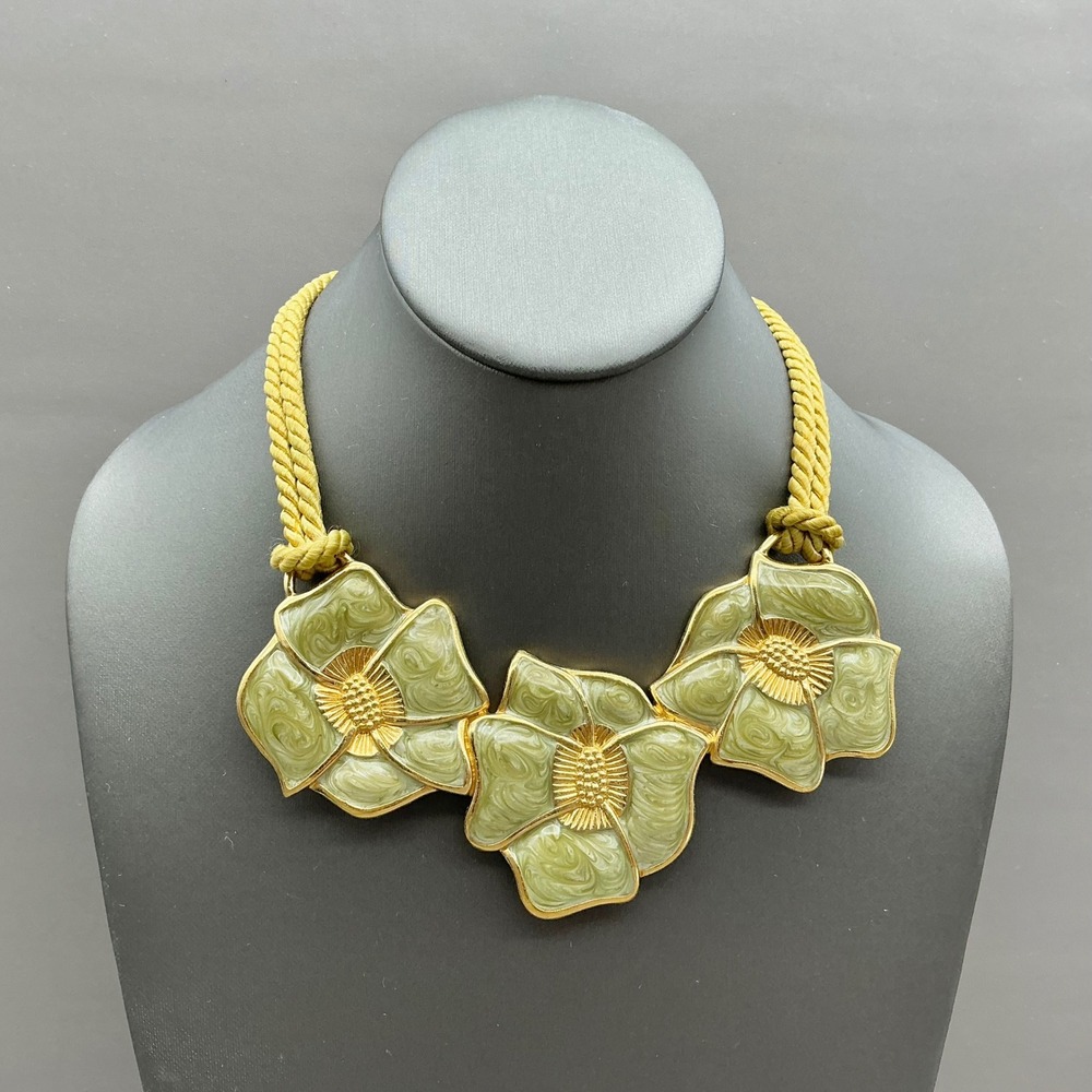 Monet Necklace Green Marbled Enamel Flower Gold Tone Statement Cord Floral